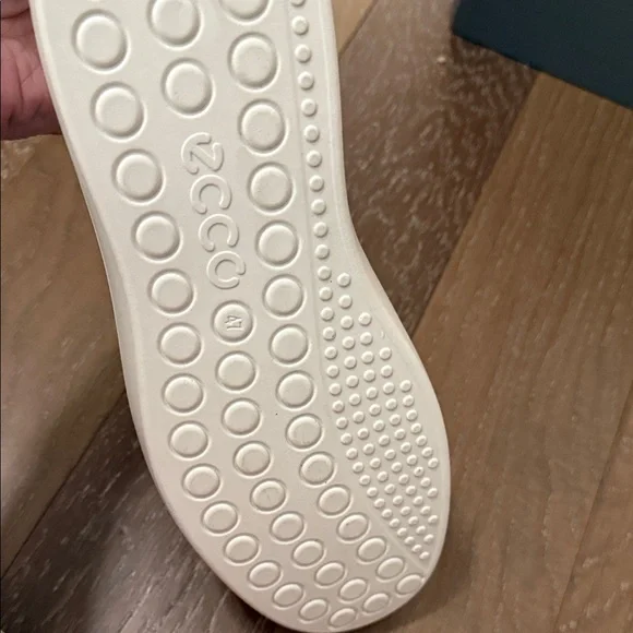 Ecco Leather Soft Classic White and Tan Sneakers - Picture 9 of 9